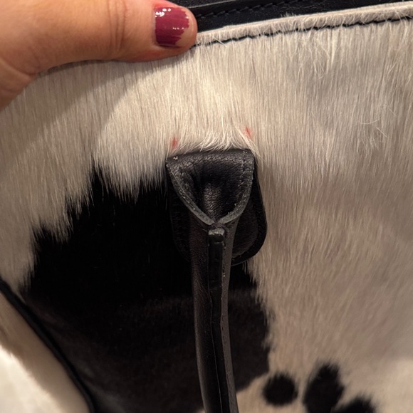 Black and White Faux Fur Tote Bag - Picture 4 of 4
